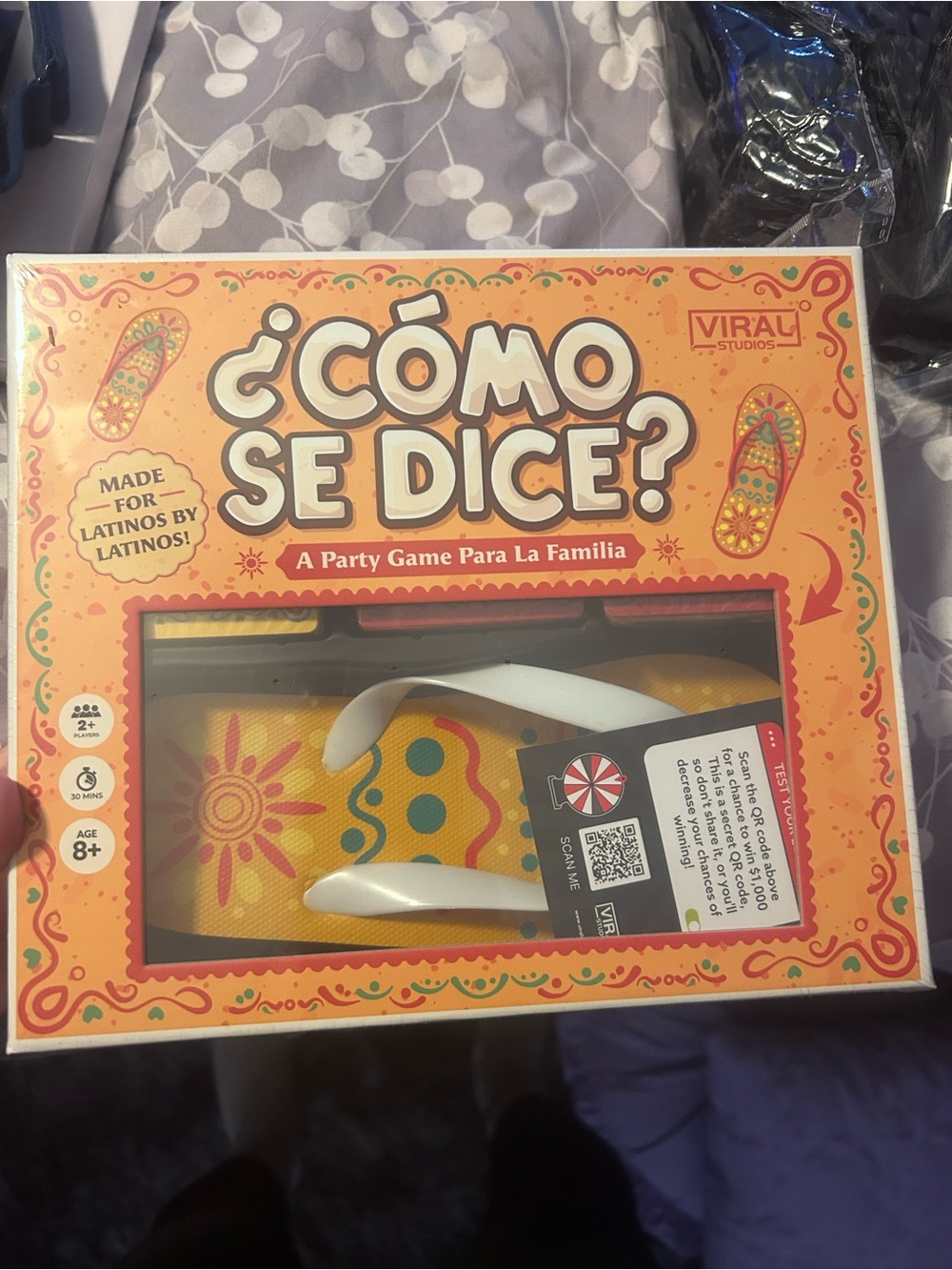 ¿Cómo Se Dice? Party Game - Orange & Yellow Box